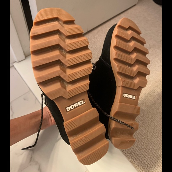 Sorel snowboots - Picture 5 of 11